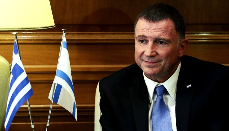 949c6b8f-4b78-414a-ad7b-d9018027928e