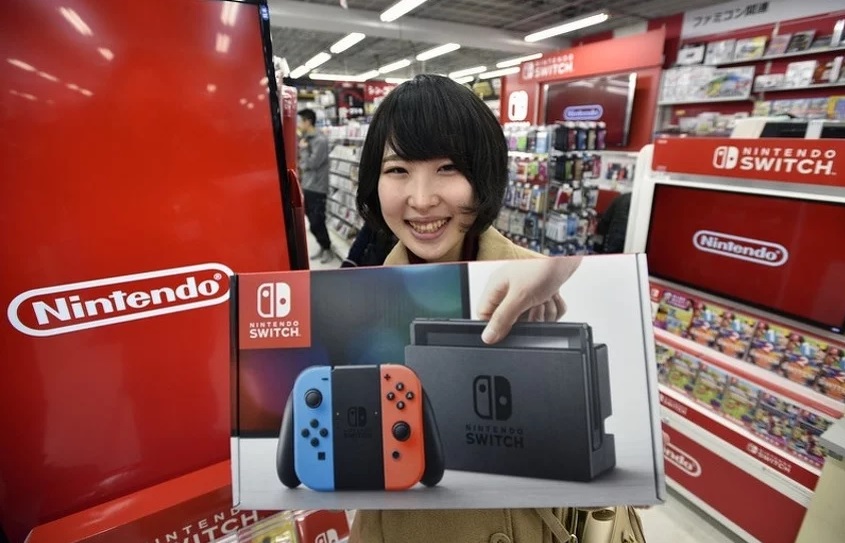 Магазин Switch. Nintendo Switch shop. Nintendo Switch girl.