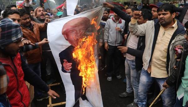 deset-poginulih-u-protestima-u-new-delhiju-tokom-posjete-trumpa-trump-indija_5e553b32cc8ff