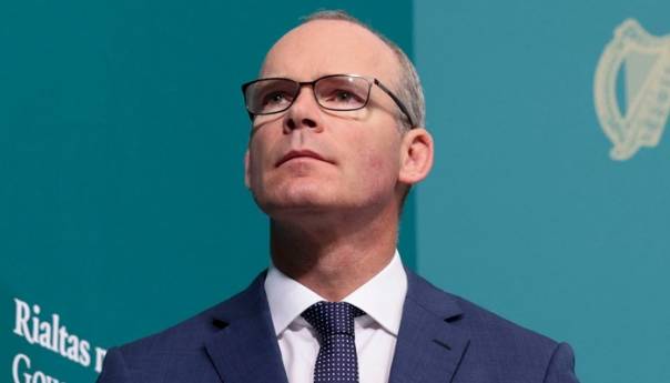 u-irskoj-ce-vakcina-protiv-koronavirusa-biti-dostupna-do-sredine-2021-simon-coveney_5fd8d6c41d2dd