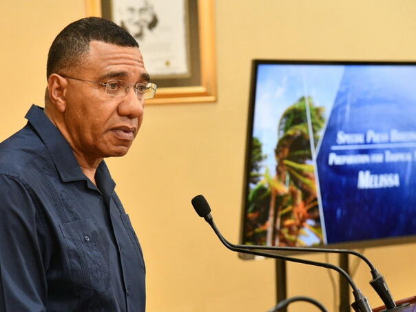 premijer-jamajke-svaka-ruka-u-obnovi-ce-nam-biti-od-pomoci-andrew-holness_690103cd76d95